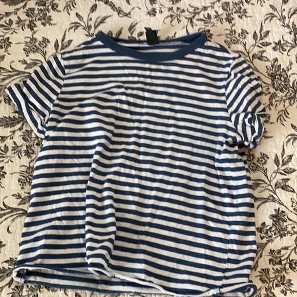Blue and white striped short sleeve shirt - Picture 1 of 1